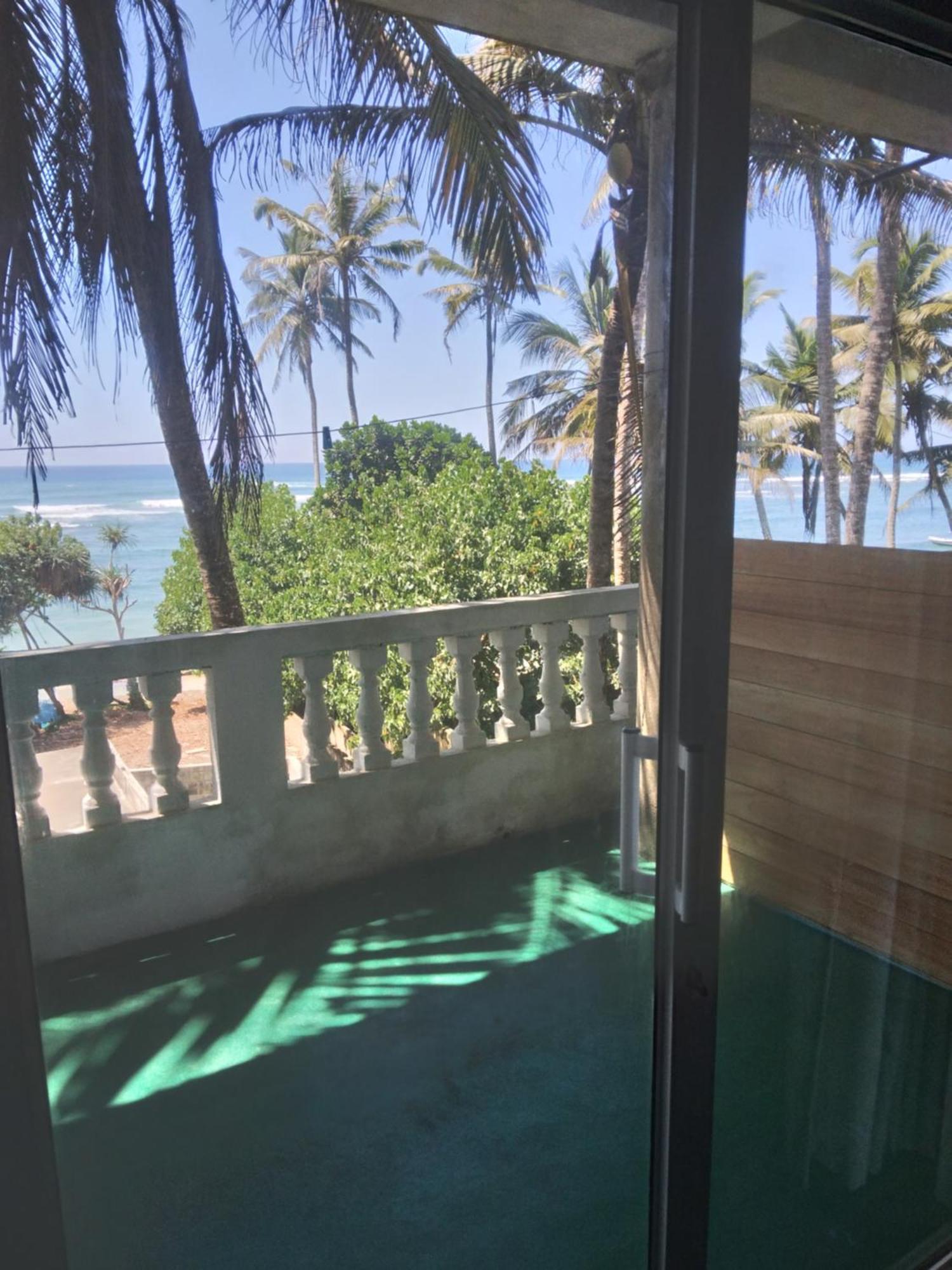 Sunray Rest - Beach View Homestay Mirissa Exteriör bild
