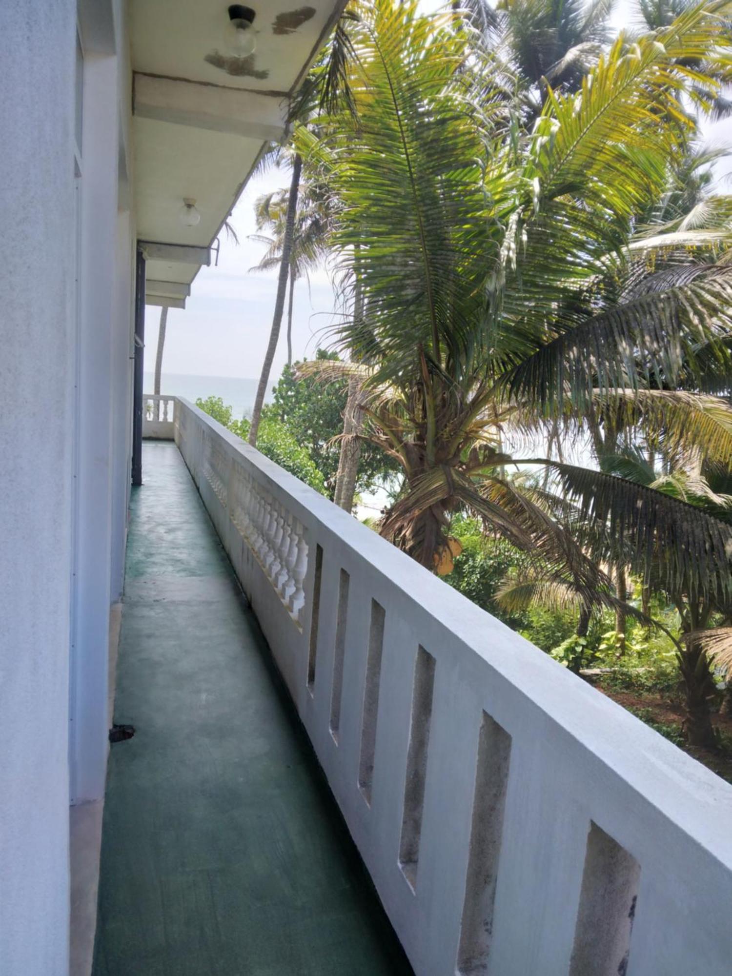 Sunray Rest - Beach View Homestay Mirissa Exteriör bild