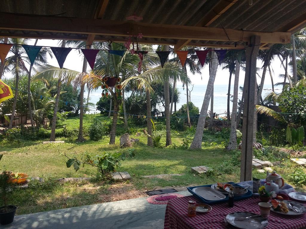 Sunray Rest - Beach View Homestay Mirissa Exteriör bild